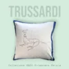 Cuscino arredo da divano Trussardi 40x40 in raso LEVRIERO blu