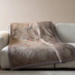 Plaid Esperidi 41 Bassetti 135x190 Eleganza floreale beige per la tua casa