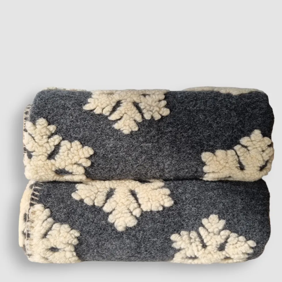 Plaid in Lana Cotta ANTRACITE con motivo Alpino- Soffice e Accogliente per Casa